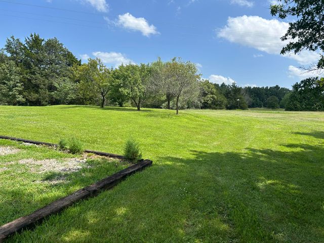 16950 N ANCHOROM RD, Hallsville, MO 65255