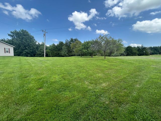 16950 N ANCHOROM RD, Hallsville, MO 65255