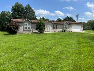 16950 N ANCHOROM RD, Hallsville, MO 65255