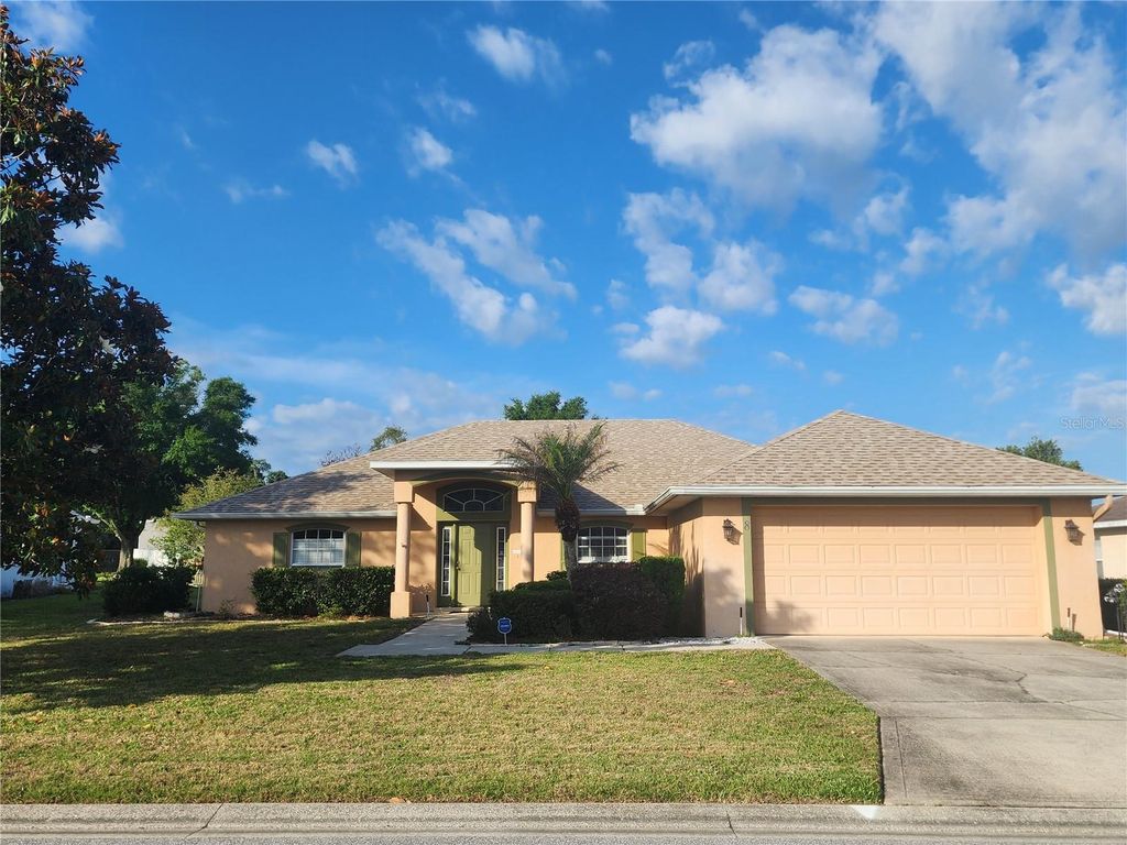 Image 2 of property listing at 8 THE VILLAGE BOULEVARD, Winter Haven, FL 33880
