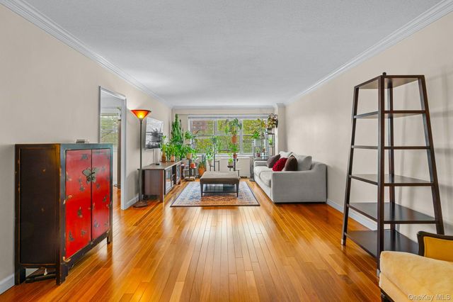 70-31 108th Street 3G, Forest Hills, NY 11375