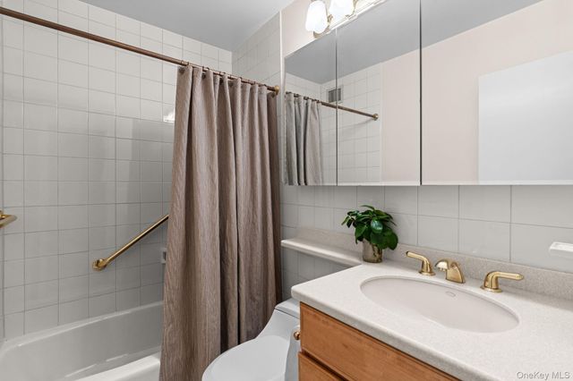 70-31 108th Street 3G, Forest Hills, NY 11375