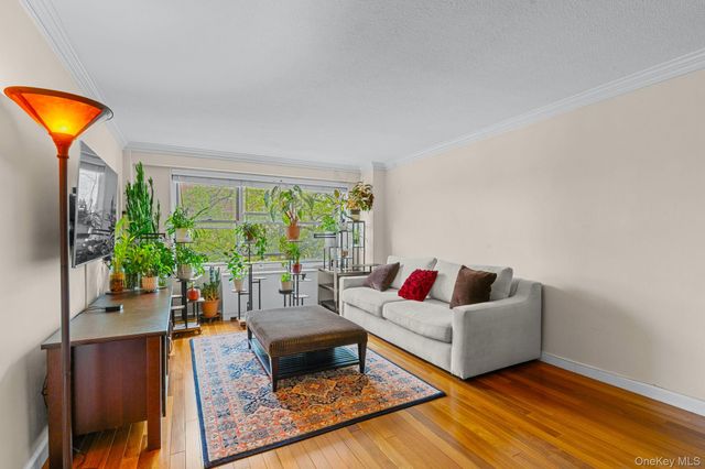 70-31 108th Street 3G, Forest Hills, NY 11375