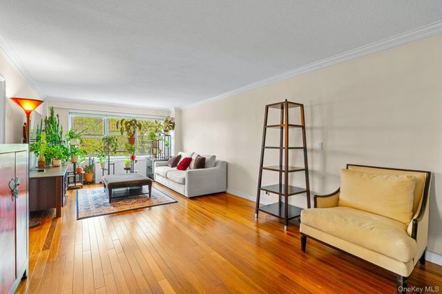 70-31 108th Street 3G, Forest Hills, NY 11375