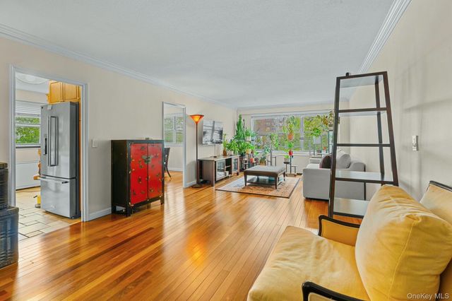 70-31 108th Street 3G, Forest Hills, NY 11375