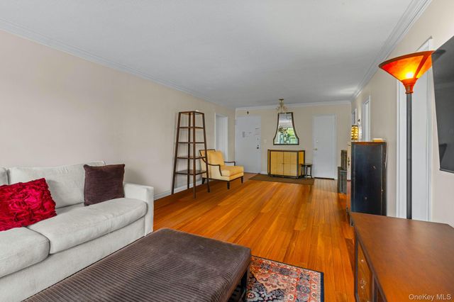 70-31 108th Street 3G, Forest Hills, NY 11375