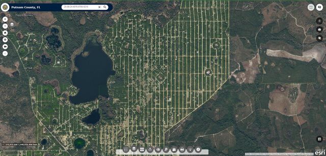 000 Wilson Dr Drive, Interlachen, FL 32148