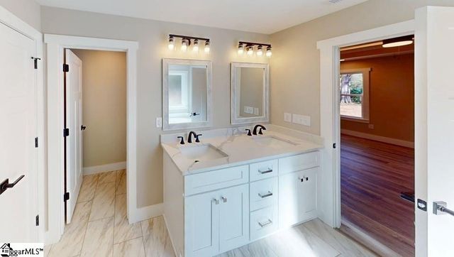 1172 W Rutledge Avenue, Gaffney, SC 29341