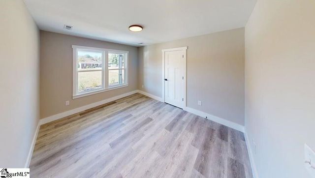 1172 W Rutledge Avenue, Gaffney, SC 29341