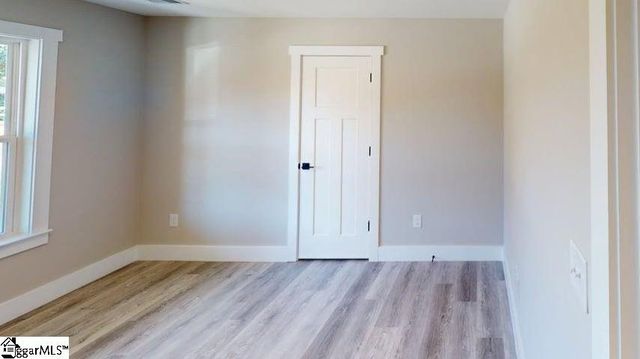 1172 W Rutledge Avenue, Gaffney, SC 29341