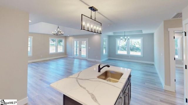 1172 W Rutledge Avenue, Gaffney, SC 29341