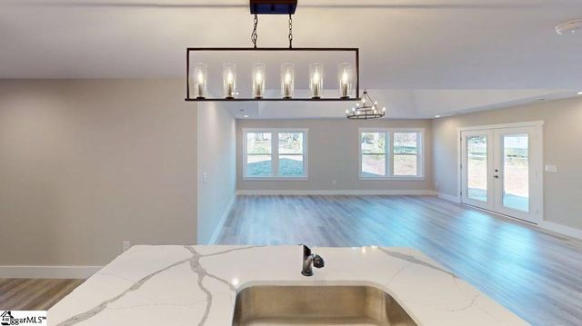 1172 W Rutledge Avenue, Gaffney, SC 29341