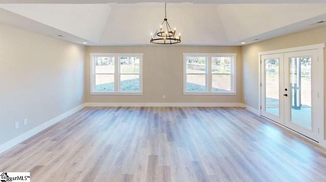 1172 W Rutledge Avenue, Gaffney, SC 29341