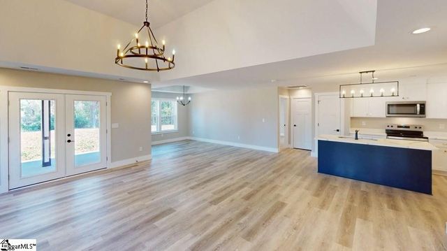 1172 W Rutledge Avenue, Gaffney, SC 29341