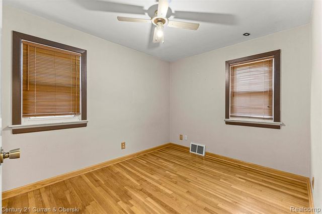 9804 Hubert Avenue, Allen Park, MI 48101