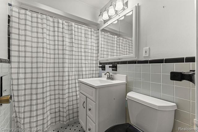 9804 Hubert Avenue, Allen Park, MI 48101