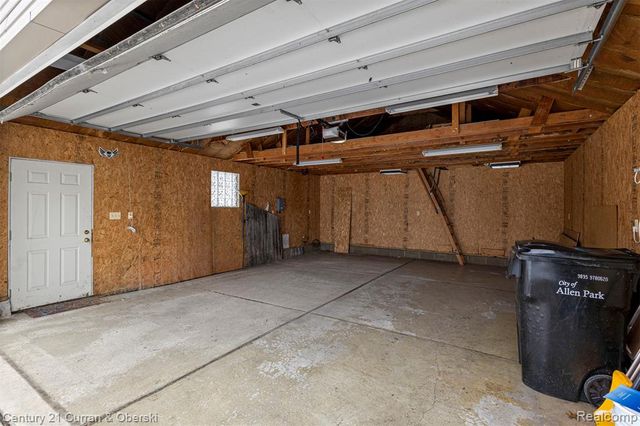 9804 Hubert Avenue, Allen Park, MI 48101