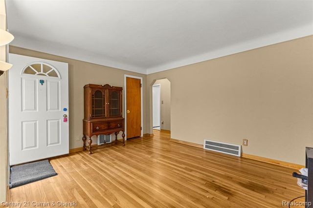 9804 Hubert Avenue, Allen Park, MI 48101