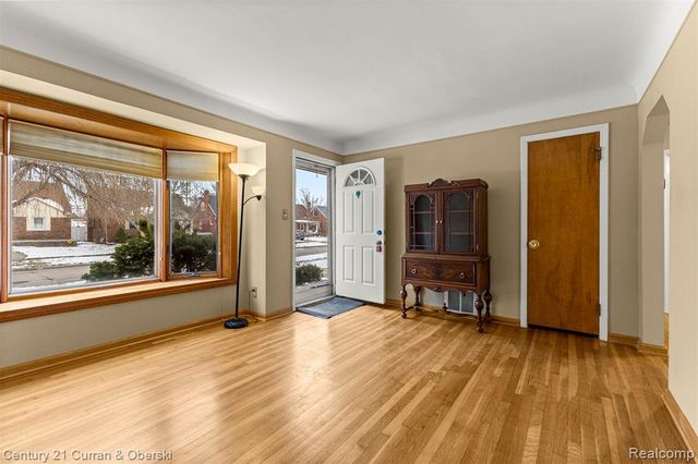 9804 Hubert Avenue, Allen Park, MI 48101