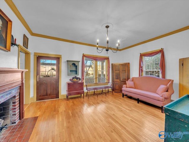 607 S Market Street, Scottsboro, AL 35768