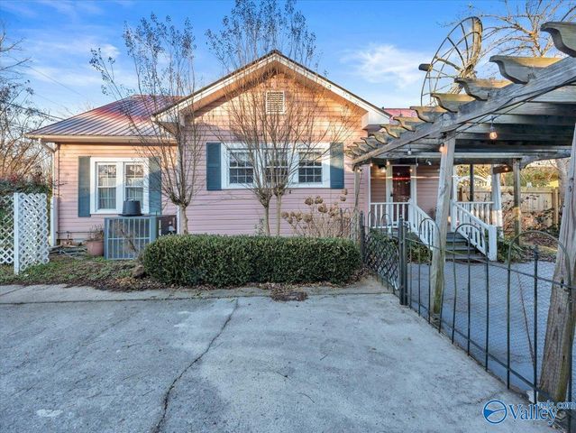 607 S Market Street, Scottsboro, AL 35768