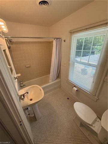 1525 W First Street, Winston-salem, NC 27101