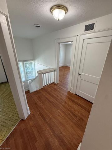 1525 W First Street, Winston-salem, NC 27101