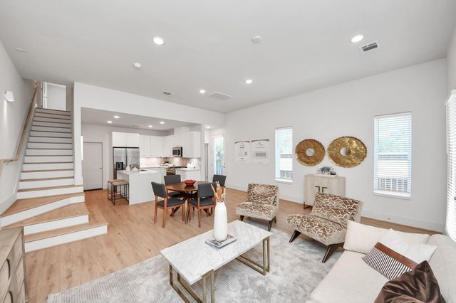 1045 Glen Avenue, Houston, TX 77088