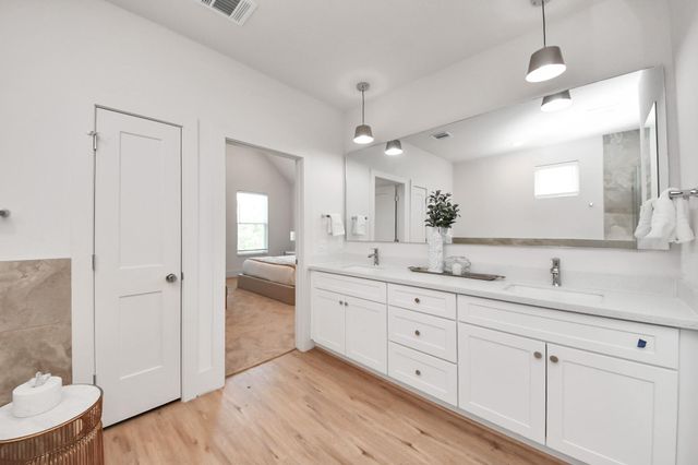 1045 Glen Avenue, Houston, TX 77088