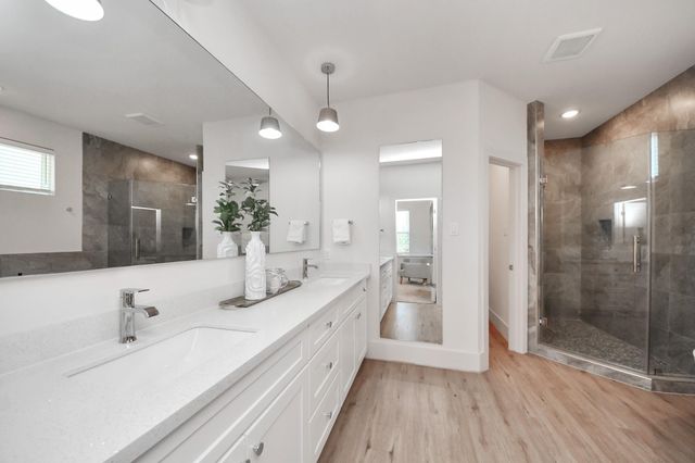 1045 Glen Avenue, Houston, TX 77088