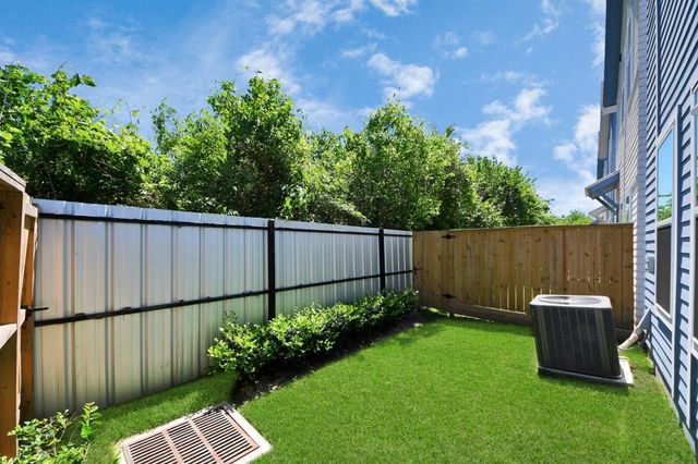 1045 Glen Avenue, Houston, TX 77088