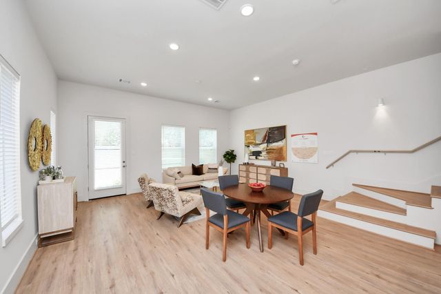 1045 Glen Avenue, Houston, TX 77088