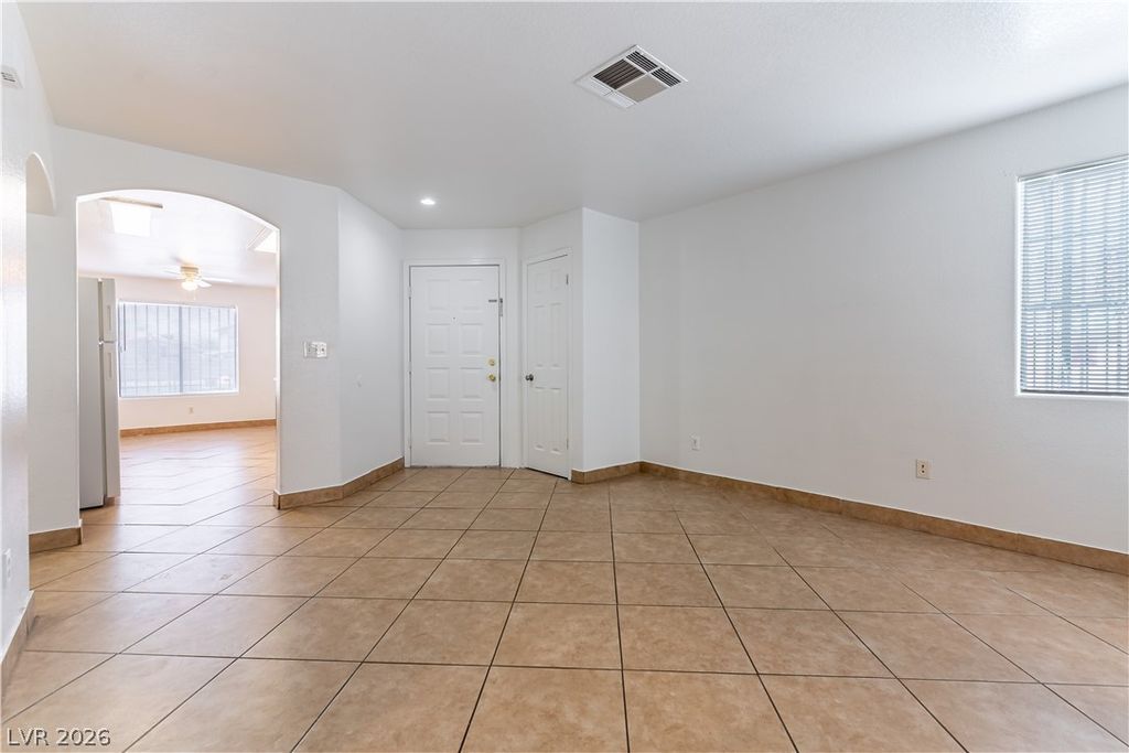 1560 JAMIELINN Lane 101, Las Vegas, NV 89110 — photo 3