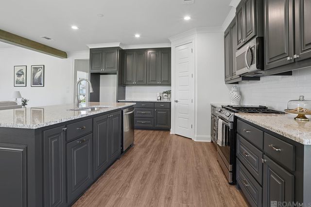 6112 Royal Palms Ct, Gonzales, LA 70737