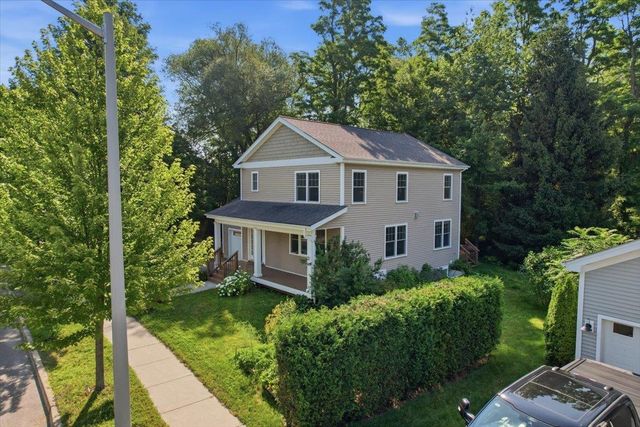 25 Staniford Farm Road, Burlington, VT 05408
