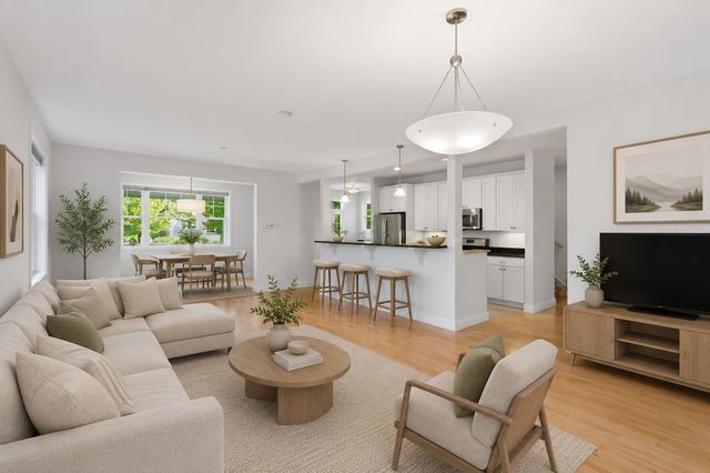 25 Staniford Farm Road, Burlington, VT 05408