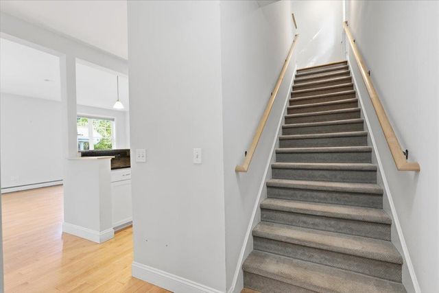 25 Staniford Farm Road, Burlington, VT 05408