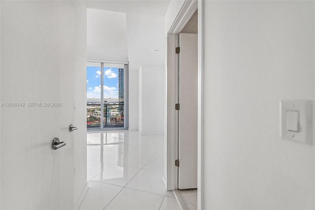 851 NE 1st Avenue 2802, Miami, FL 33132