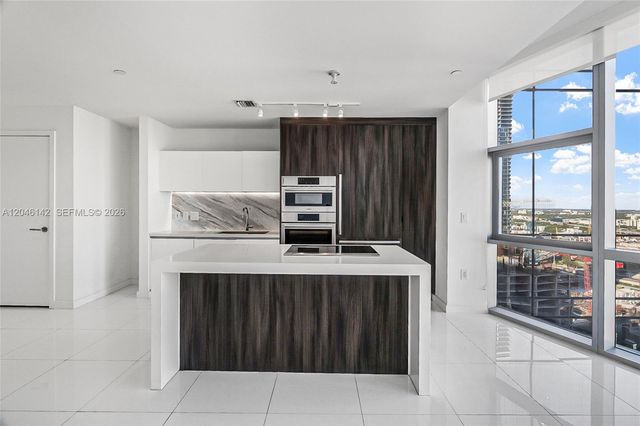 851 NE 1st Avenue 2802, Miami, FL 33132