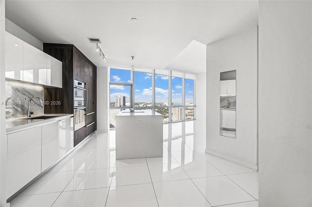851 NE 1st Avenue 2802, Miami, FL 33132