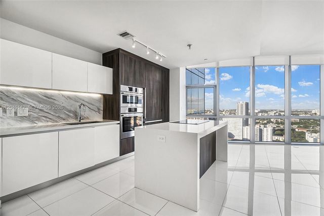 851 NE 1st Avenue 2802, Miami, FL 33132