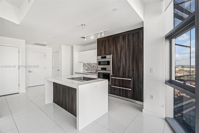 851 NE 1st Avenue 2802, Miami, FL 33132