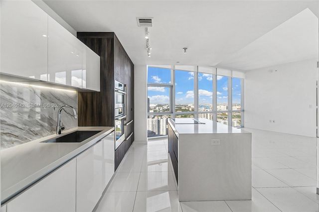 851 NE 1st Avenue 2802, Miami, FL 33132