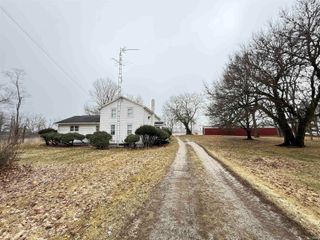 5520 E 475 N, Howe, IN 46746