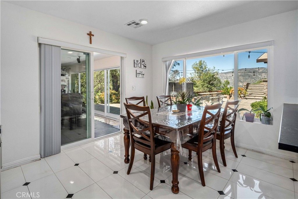 Image 20 of property listing at 7305 Verdugo Crestline, Tujunga, CA 91042