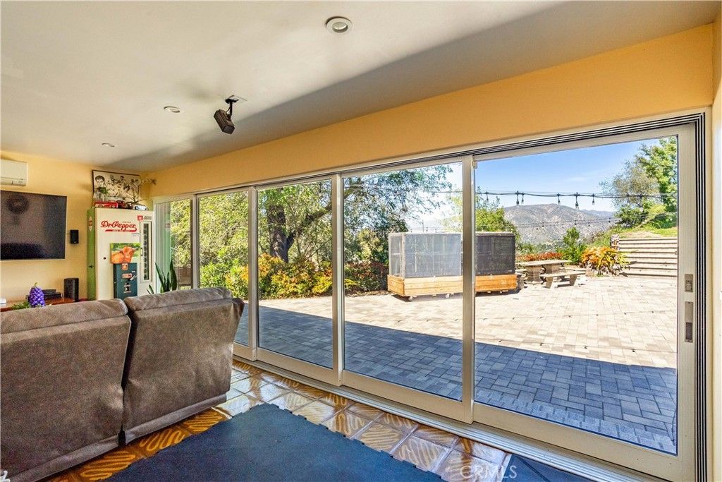 Image 37 of property listing at 7305 Verdugo Crestline, Tujunga, CA 91042