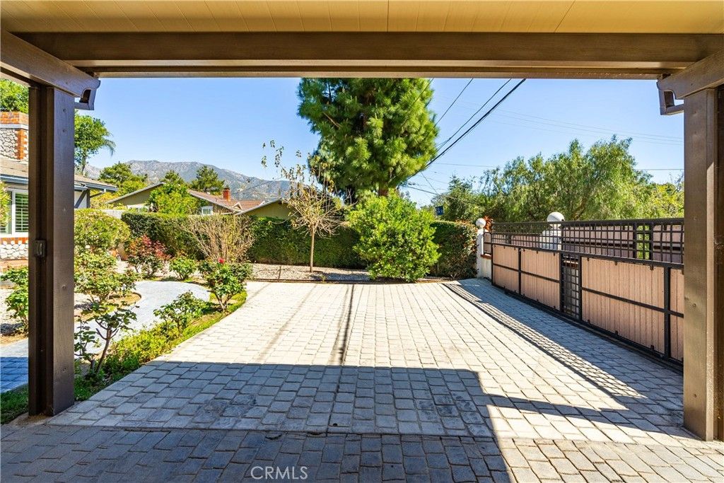 Image 6 of property listing at 7305 Verdugo Crestline, Tujunga, CA 91042