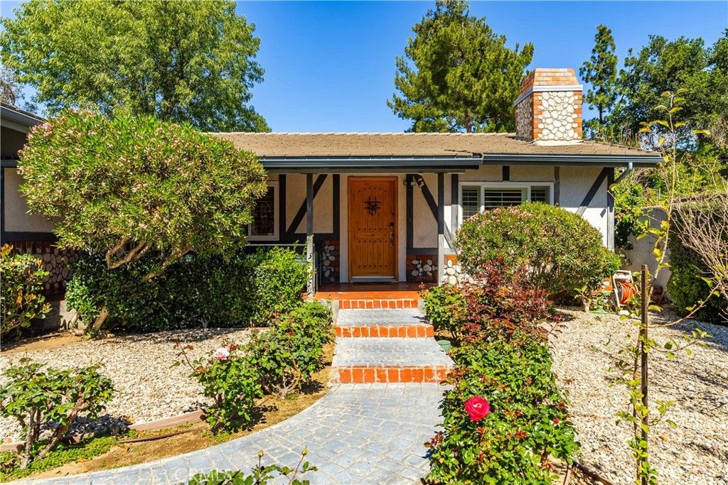 Image 8 of property listing at 7305 Verdugo Crestline, Tujunga, CA 91042