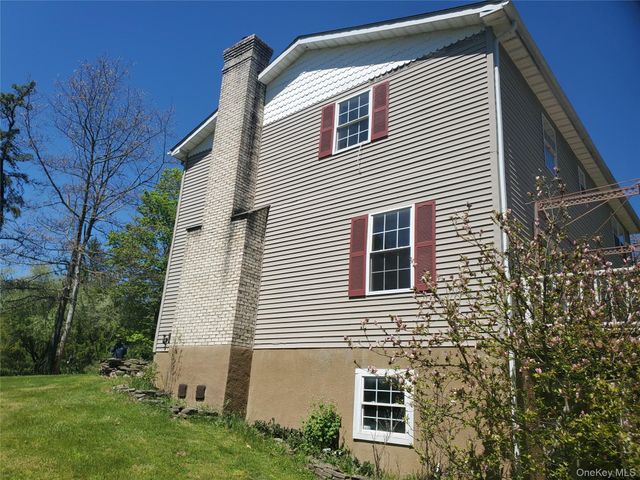 34 Fire Tower Road, Bloomingburg, NY 12721
