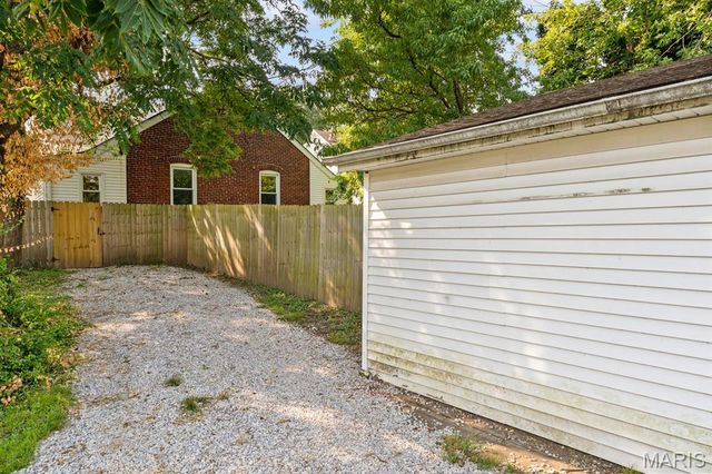 105 S 8th Street, Belleville, IL 62220
